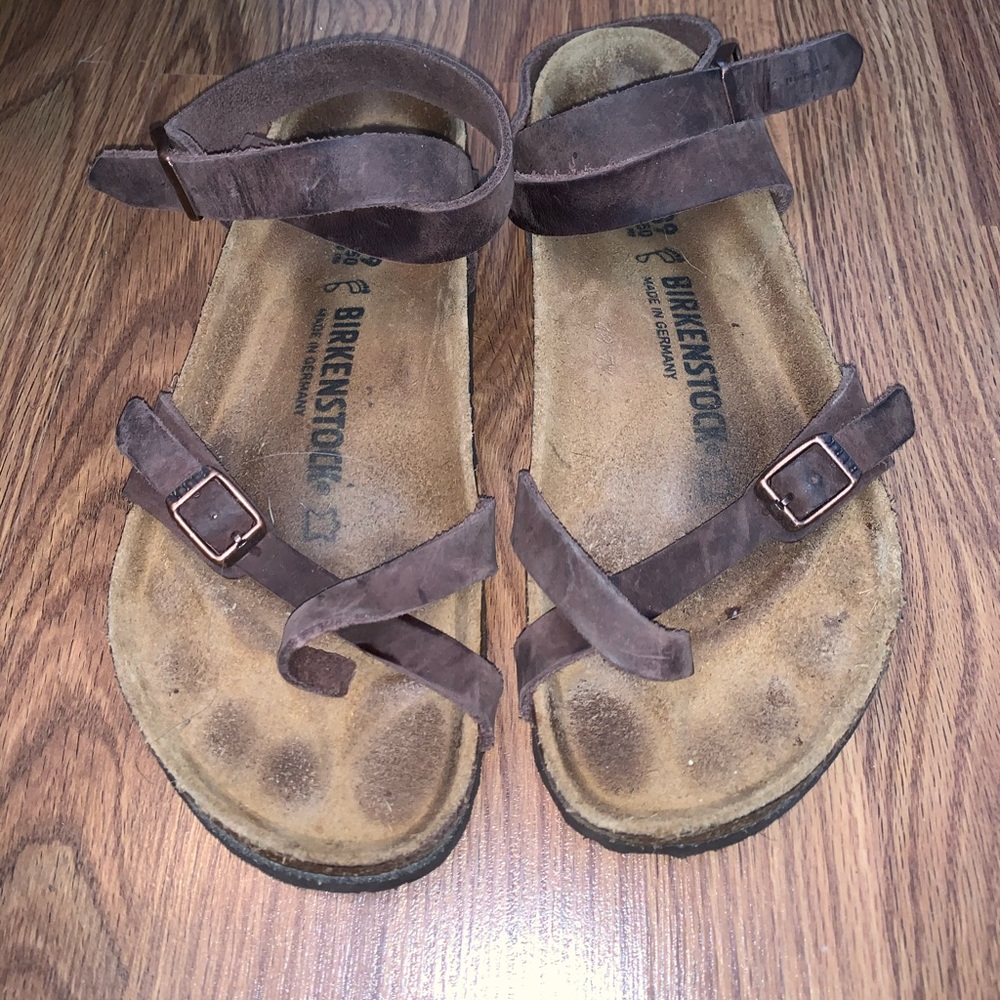 Women’s Birkenstock Yara Oiled Leather Sandals